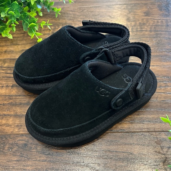 KIDS 🍃 UGG Little Kids Black Goldenstar Clog Slides Slip-on Strap Slippers Sz 8T - Picture 1 of 13